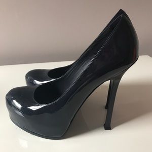 YSL tributes pumps size 40 navy blue patent.